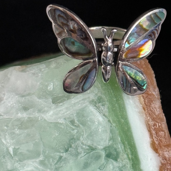 Sterling Silver Abalone Butterfly Ring with Articulated Wings - Picture 9 of 12